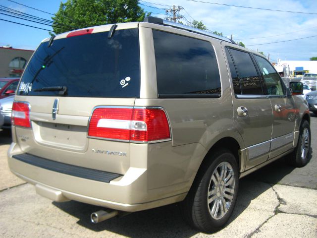 Lincoln Navigator 2007 photo 2