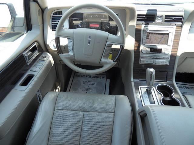 Lincoln Navigator 2007 photo 2