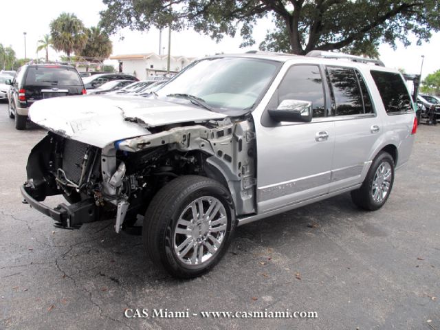 Lincoln Navigator 2010 photo 4