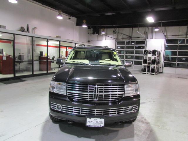 Lincoln Navigator 2010 photo 4