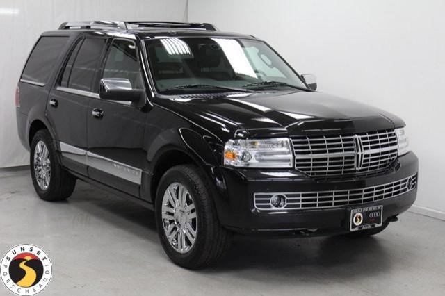 Lincoln Navigator 2010 photo 2