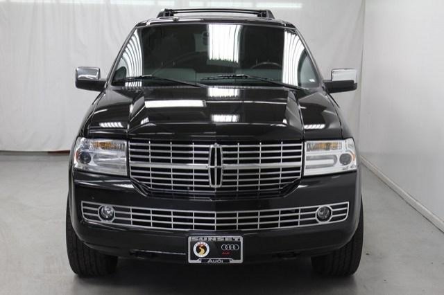 Lincoln Navigator 2010 photo 4