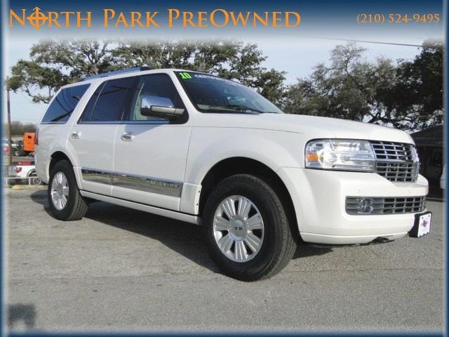 Lincoln Navigator 2010 photo 1