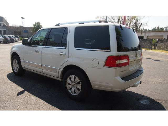 Lincoln Navigator 2010 photo 1