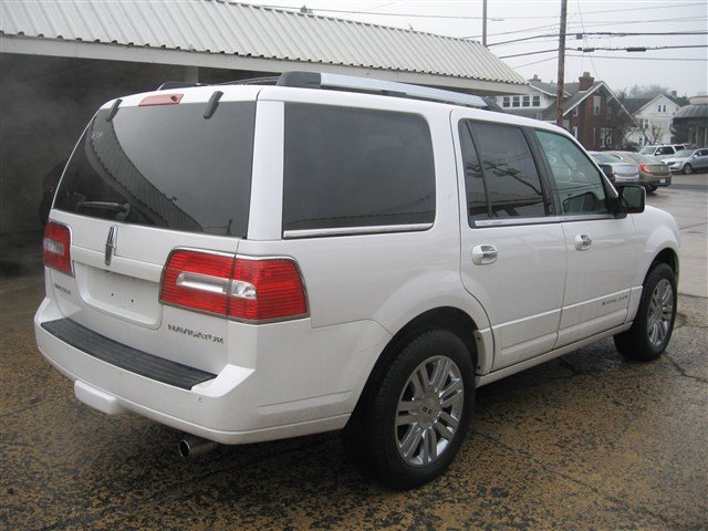 Lincoln Navigator 2010 photo 4