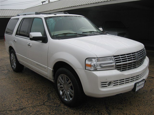 Lincoln Navigator 2010 photo 5