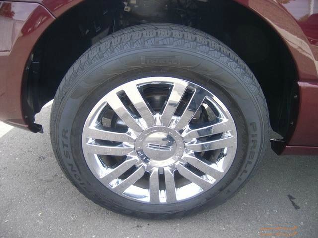 Lincoln Navigator 2010 photo 1