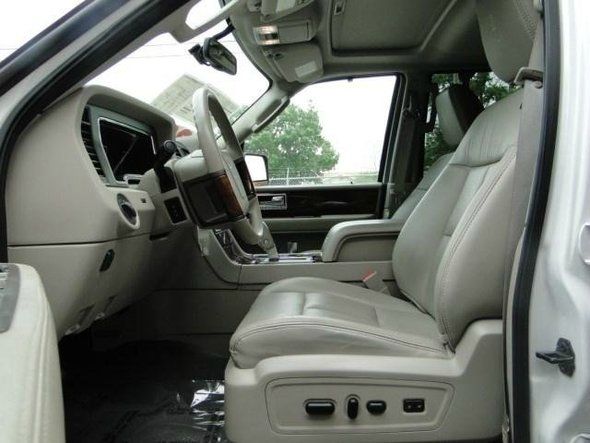 Lincoln Navigator 2011 photo 3