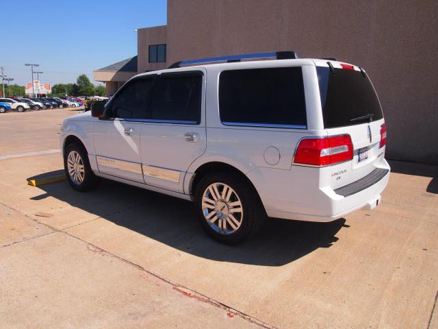 Lincoln Navigator 2011 photo 1