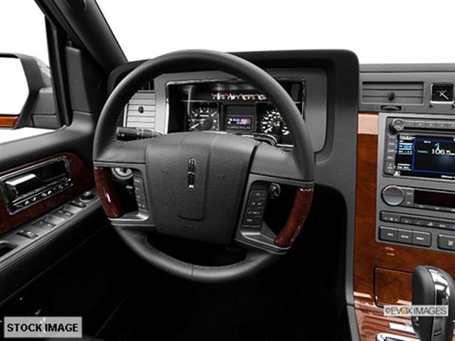 Lincoln Navigator 2013 photo 2