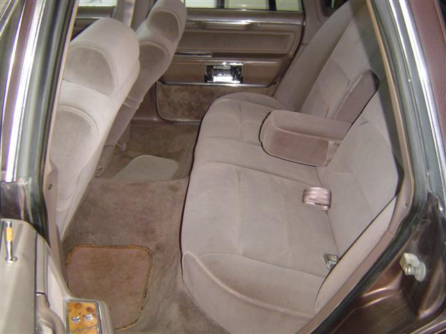 Lincoln Town Car 1987 photo 3