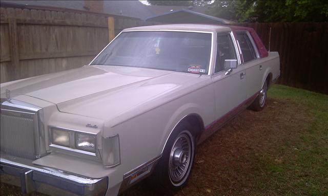 Lincoln Town Car 1988 photo 1