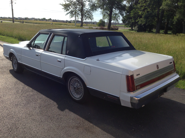 Lincoln Town Car 1989 photo 4