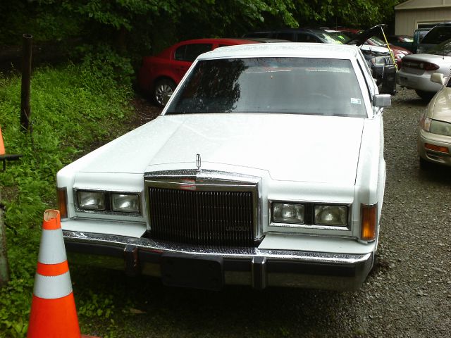 Lincoln Town Car 1989 photo 3