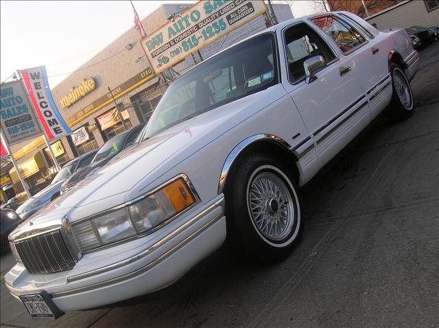 Lincoln Town Car 1991 photo 1