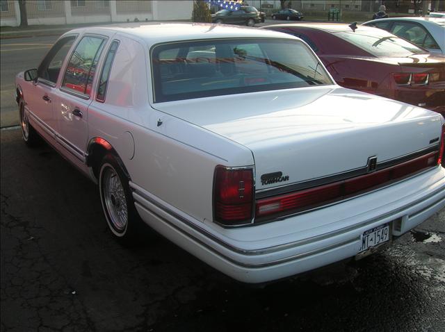 Lincoln Town Car 1991 photo 3