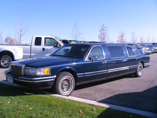 Lincoln Town Car 2.0T Luxury Ed.-fully Loaded Sedan