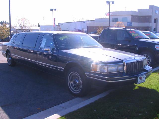 Lincoln Town Car 1991 photo 1