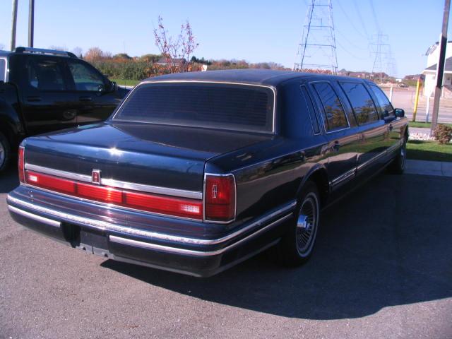 Lincoln Town Car 1991 photo 2