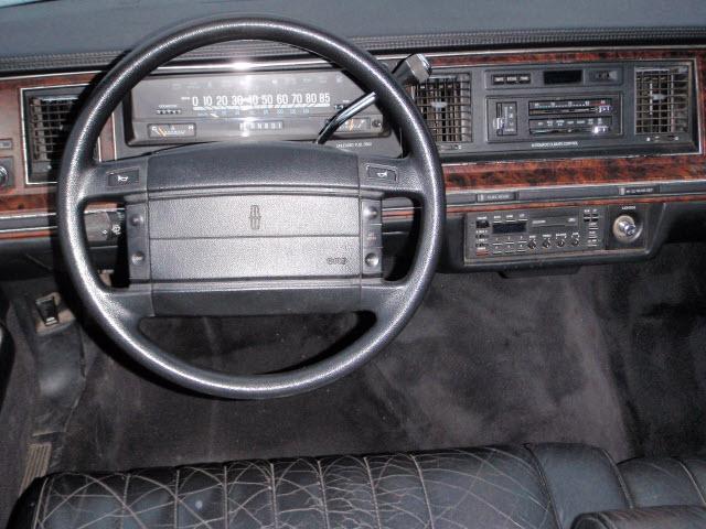 Lincoln Town Car 1991 photo 5