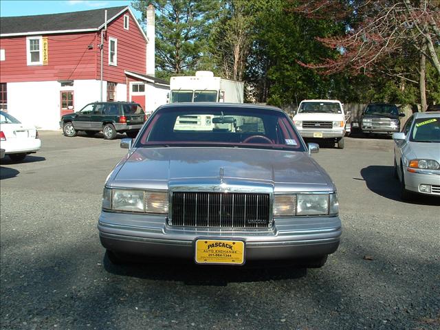 Lincoln Town Car 1991 photo 1