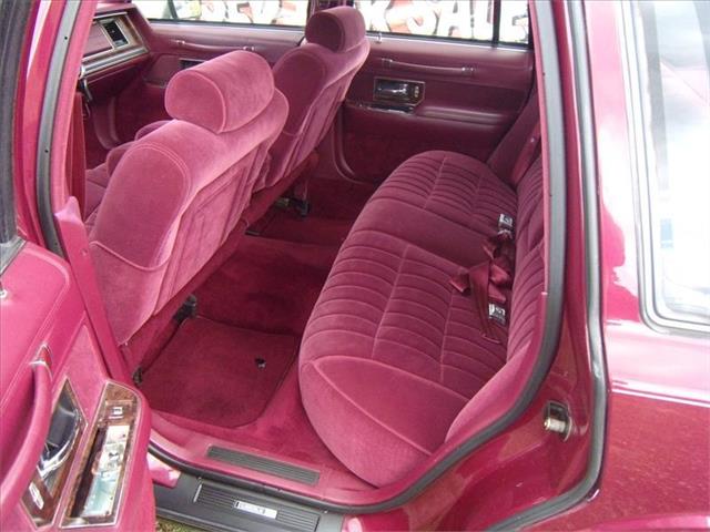 Lincoln Town Car 1992 photo 9