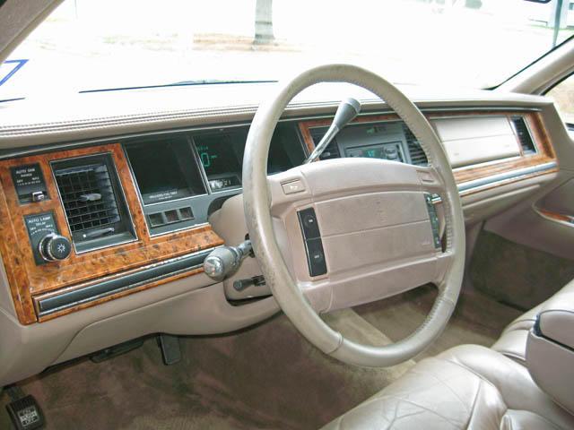 Lincoln Town Car 1993 photo 4