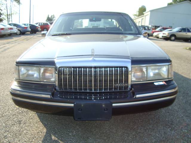 Lincoln Town Car 1993 photo 3