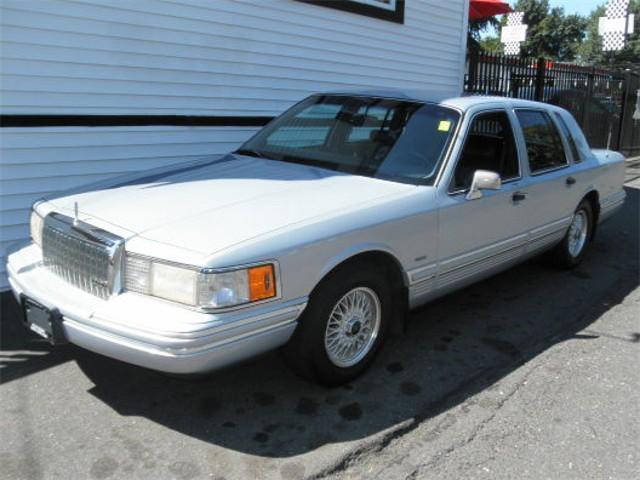 Lincoln Town Car 1993 photo 3