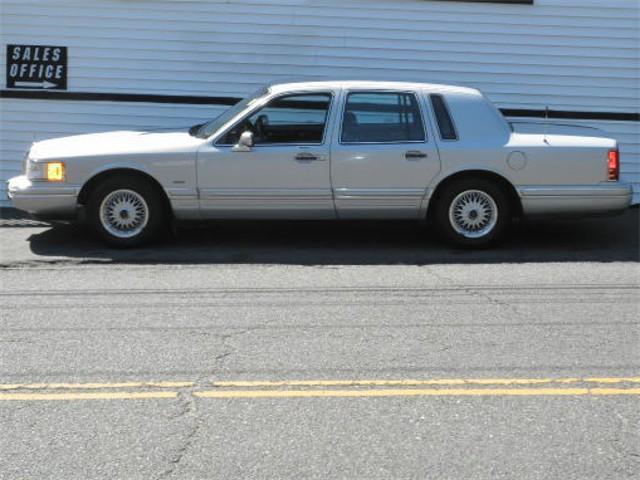 Lincoln Town Car 1993 photo 4