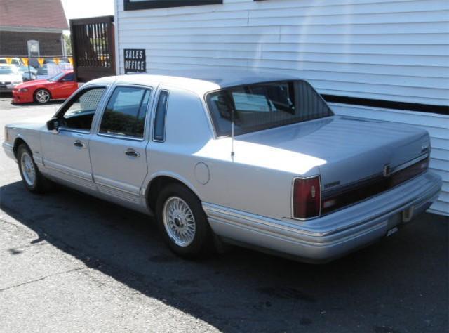 Lincoln Town Car 1993 photo 5