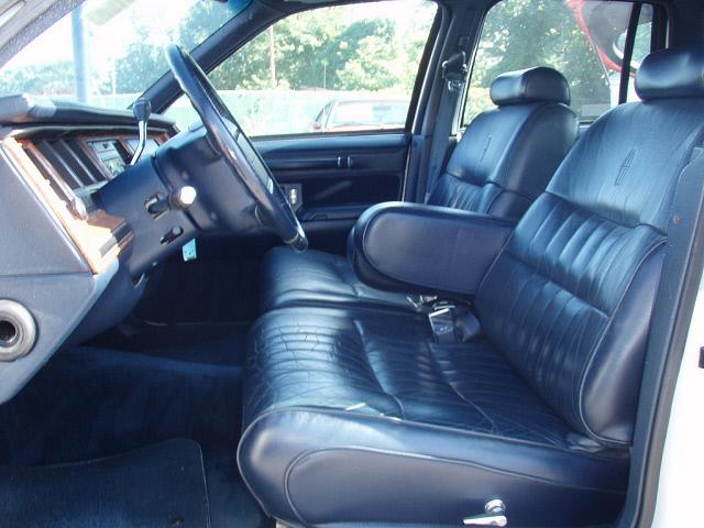 Lincoln Town Car 1993 photo 3