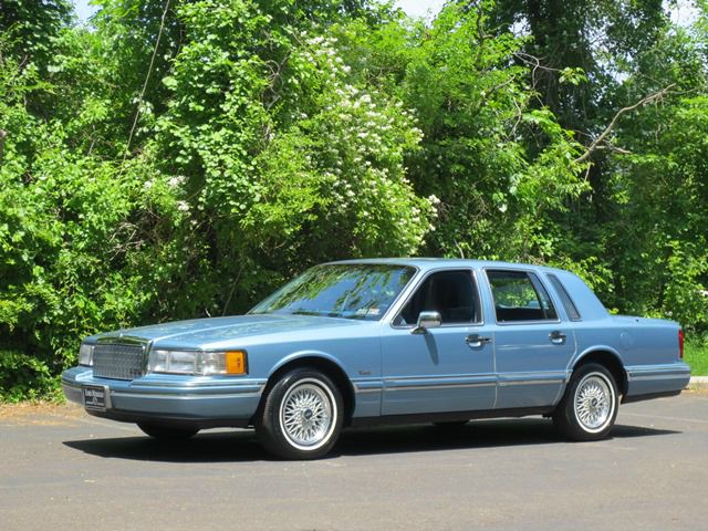 Lincoln Town Car 1993 photo 11