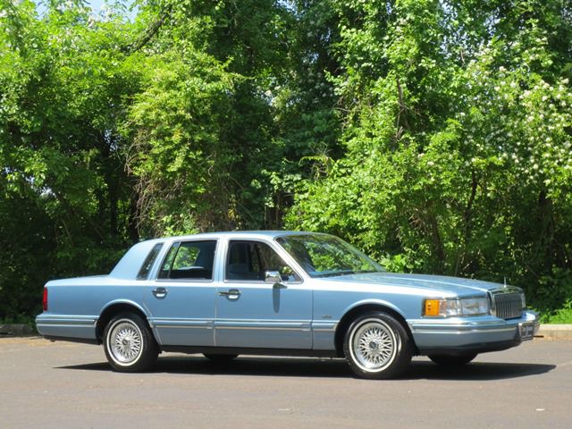 Lincoln Town Car 1993 photo 15