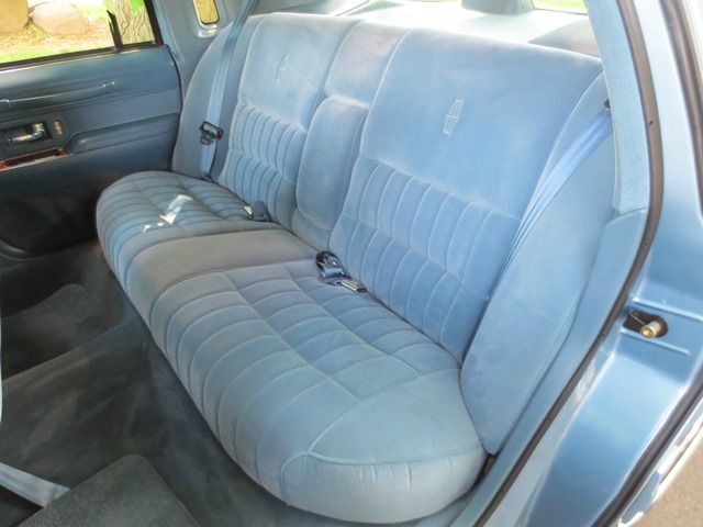 Lincoln Town Car 1993 photo 41