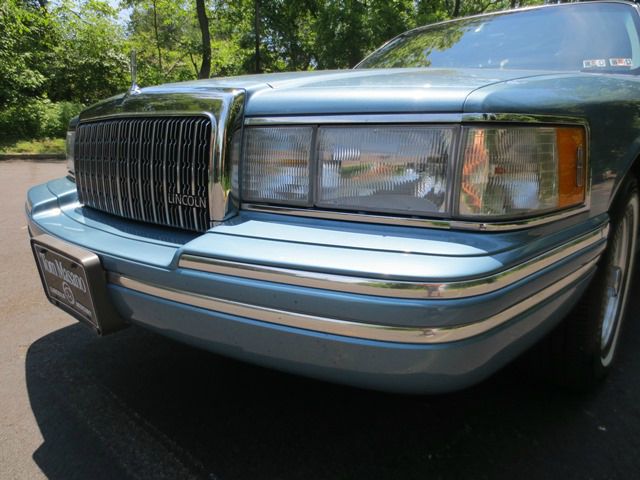 Lincoln Town Car 1993 photo 82