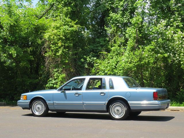 Lincoln Town Car 1993 photo 91