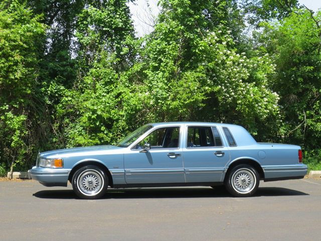 Lincoln Town Car 1993 photo 92