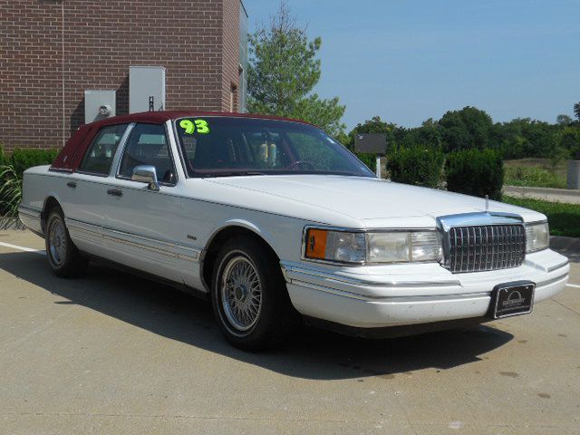 Lincoln Town Car 1993 photo 3