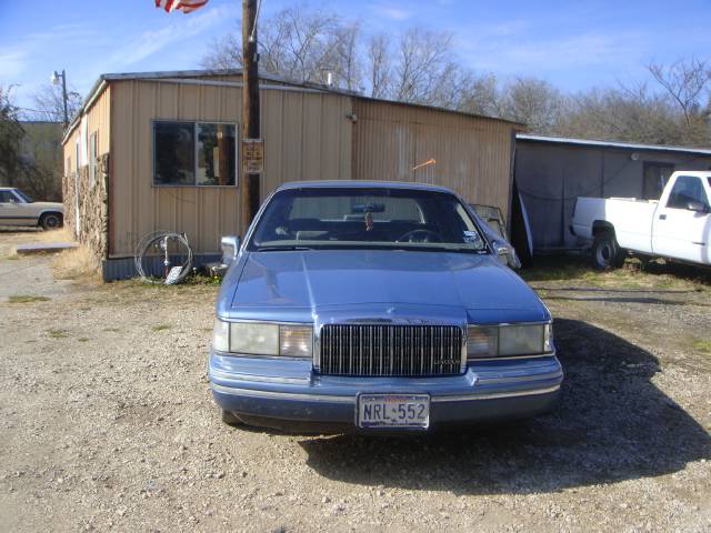 Lincoln Town Car 1993 photo 1