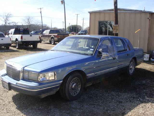 Lincoln Town Car 1993 photo 2