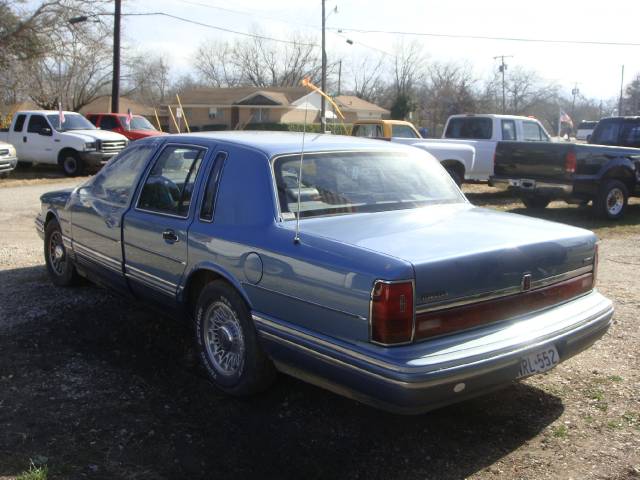 Lincoln Town Car 1993 photo 3