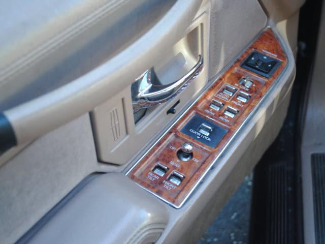 Lincoln Town Car 1993 photo 5