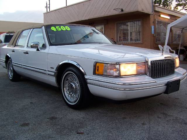 Lincoln Town Car 1993 photo 3