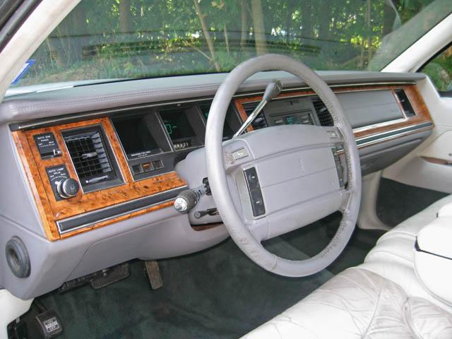 Lincoln Town Car 1993 photo 4