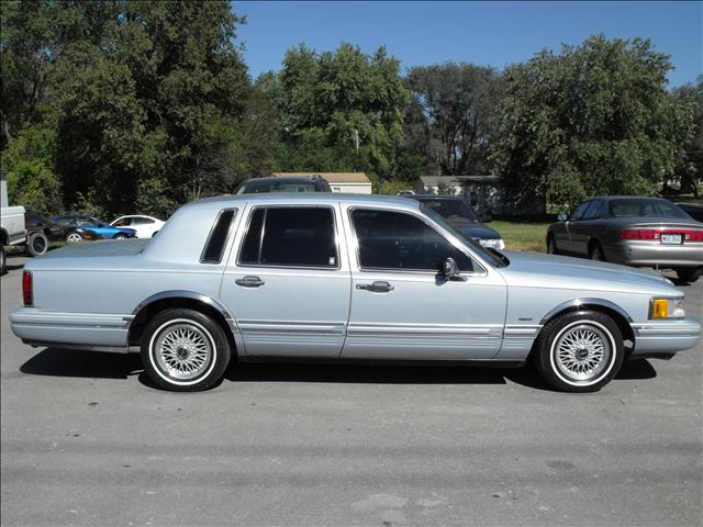 Lincoln Town Car Xtreme Sedan