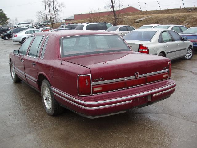 Lincoln Town Car 1993 photo 2