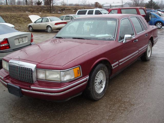 Lincoln Town Car 1993 photo 3