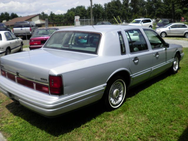 Lincoln Town Car 1994 photo 2