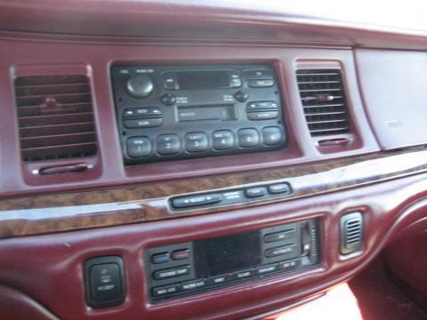 Lincoln Town Car 1995 photo 4